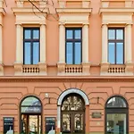 Grand Andrassy Boulevard Apartment