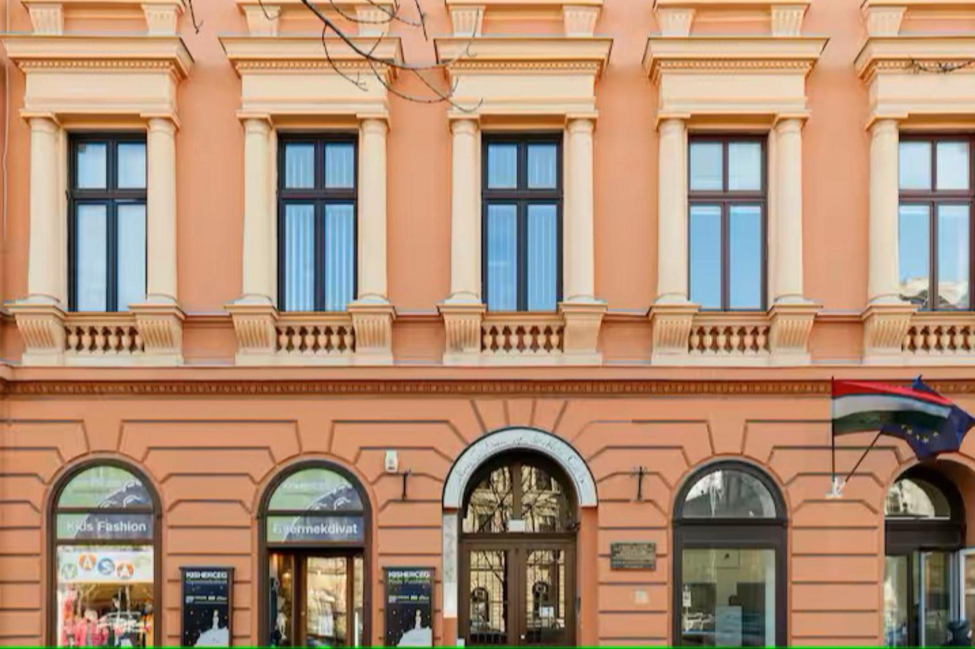Grand Andrassy Boulevard Apartment Budapest